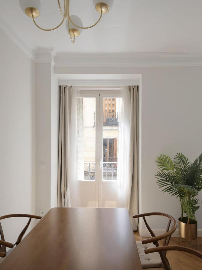 Deluxe Apartment Near Gran Via Madrid Buitenkant foto