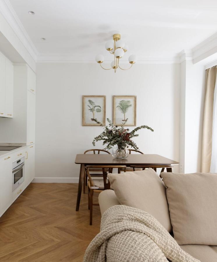 Deluxe Apartment Near Gran Via Madrid Buitenkant foto
