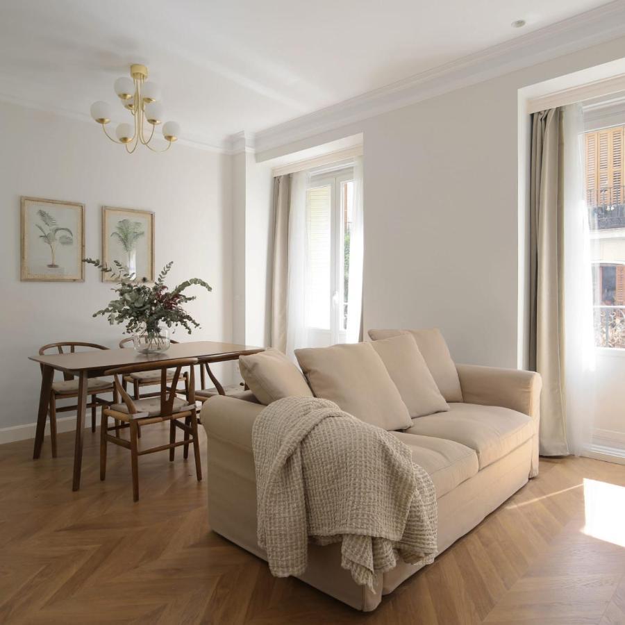 Deluxe Apartment Near Gran Via Madrid Buitenkant foto