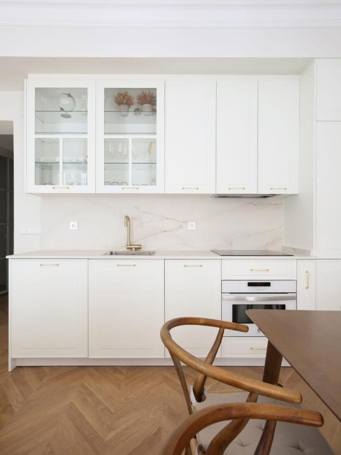 Deluxe Apartment Near Gran Via Madrid Buitenkant foto